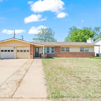 2716 60 Th St, Lubbock, TX 79413