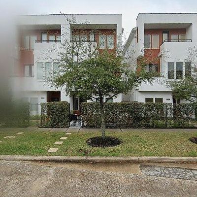 2732 Clay St, Houston, TX 77003