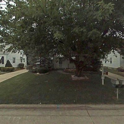 2766 S 111 Th St, Milwaukee, WI 53227