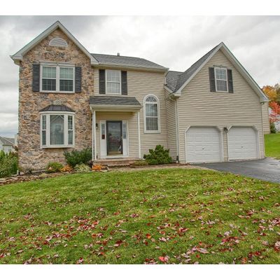 28 Hunters Hill Dr, Morgantown, PA 19543