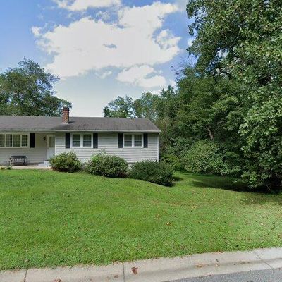 28 White Dr, Newark, DE 19702