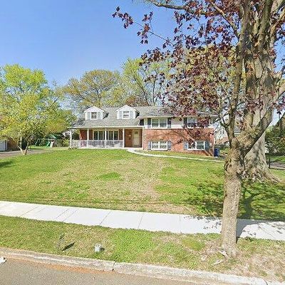 2804 Somerset Dr, Cinnaminson, NJ 08077