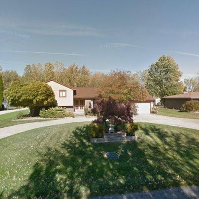 28369 Hendrie St, Chesterfield, MI 48047