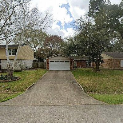 33 Lyrebird Dr, Spring, TX 77380