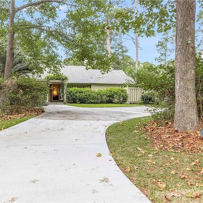 33 Toppin Dr, Hilton Head Island, SC 29926