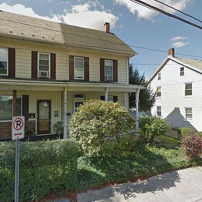 330 1 St St, Slatington, PA 18080