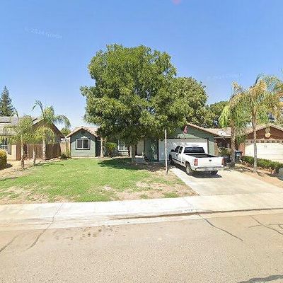 330w Wren Avenue, Visalia, CA 93291