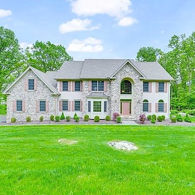 34 Chimney Ridge Trl, West Milford, NJ 07480