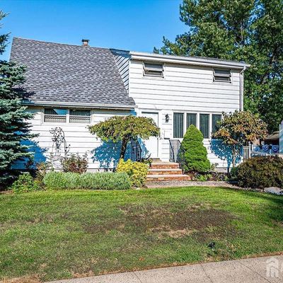 35 Clark Pl, Avenel, NJ 07001