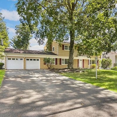 35 Druid Hill Dr, Parsippany, NJ 07054