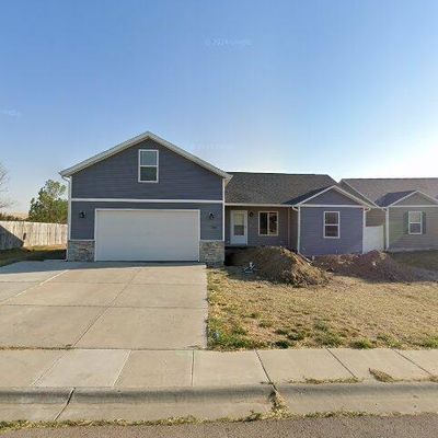 3501 Goldenrod Ave, Gillette, WY 82716