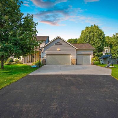 3532 Golf Wood Dr, Neenah, WI 54956