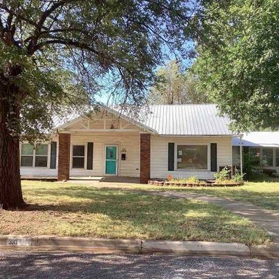 310e 1st Street, Shamrock, TX 79079