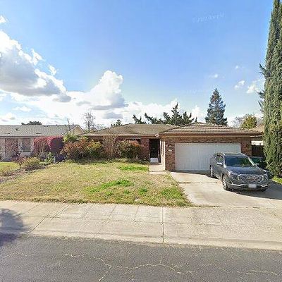 315 Rainier Dr, Lodi, CA 95242