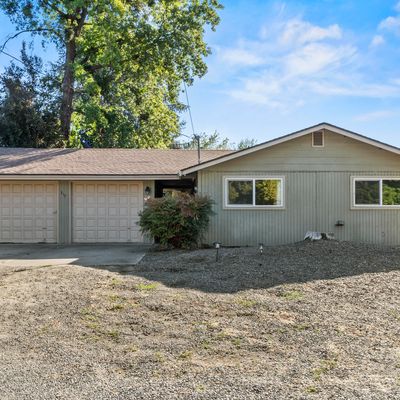 317 Highland Dr, Medford, OR 97504