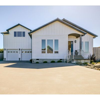 3173 Lincoln Ave Sw, Bandon, OR 97411