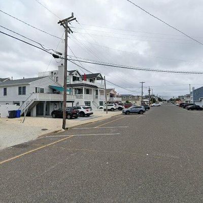 318 3rd St, Beach Haven, NJ 08008