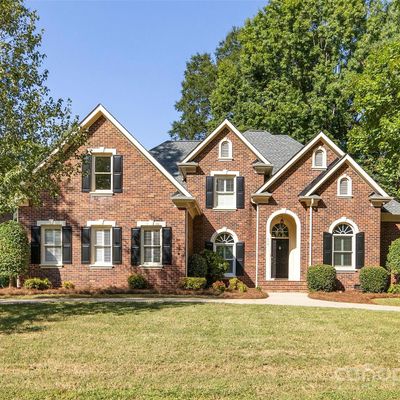 318 Summermore Dr, Charlotte, NC 28270