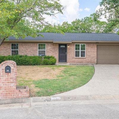 319 Campbell Ln, Denton, TX 76209