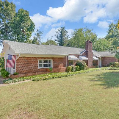 319 Sunrise Cir, Cornelia, GA 30531