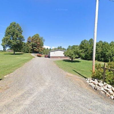 32 Cowboy Trl, Woodlawn, VA 24381