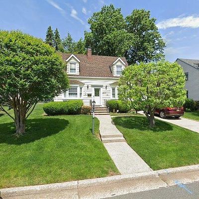 32 Fernwood Ter, Linden, NJ 07036