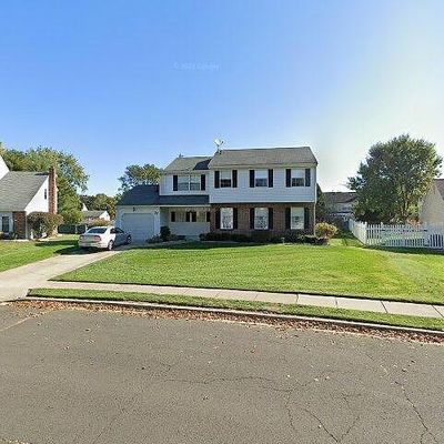 32 Stratford Ln, Mount Laurel, NJ 08054