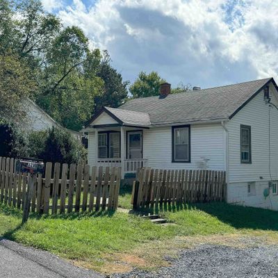 320 Mary Gray Ln, Staunton, VA 24401