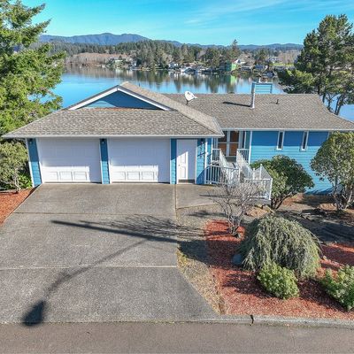 3212 Ne 32 Nd Dr, Lincoln City, OR 97367