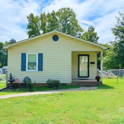 324 E Georgia Ave, Bessemer City, NC 28016