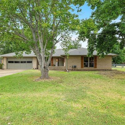 324 Spring Valley Dr, Denison, TX 75020