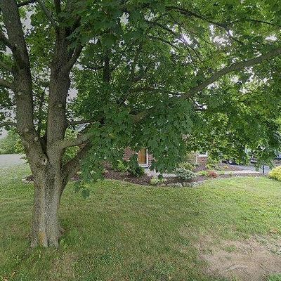 3266 Seiples Station Rd, Whitehall, PA 18052