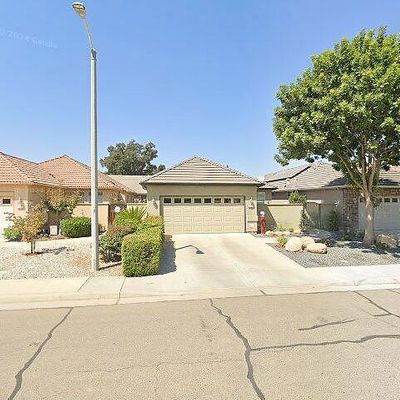 327 S Holland Ct, Visalia, CA 93292