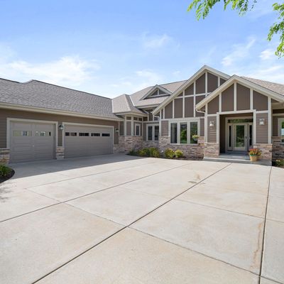 3926 Oakmont Trl, Waukesha, WI 53188