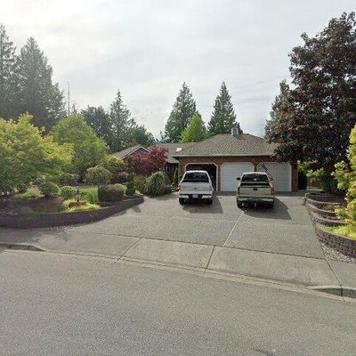 3927 Montgomery Ct, Mount Vernon, WA 98274