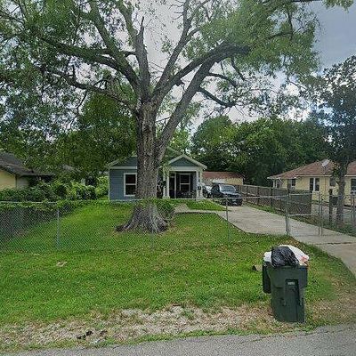 3945 Youngstown St, Beaumont, TX 77703