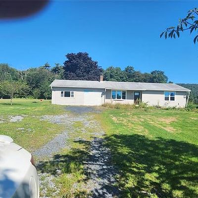 3957 Mountain Rd, Slatington, PA 18080