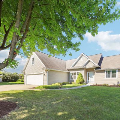 3965 Glen Echo Dr, Brookfield, WI 53005