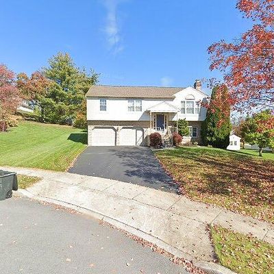 4 Briar Ct, Dillsburg, PA 17019