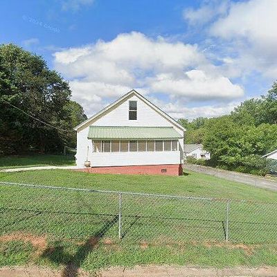 4 Waldrop St, Enoree, SC 29335