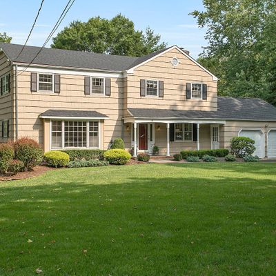 40 Mulberry Ln, Colts Neck, NJ 07722