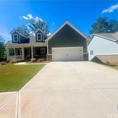 400 Sunset Dr, Statham, GA 30666