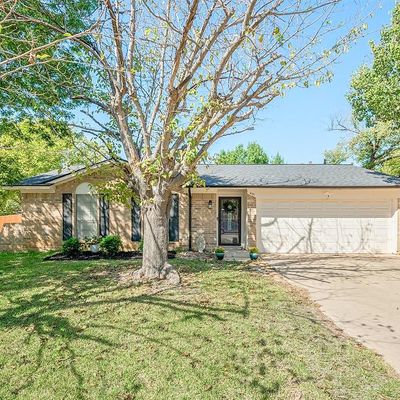 401 Apple Blossom Ln, Hurst, TX 76053