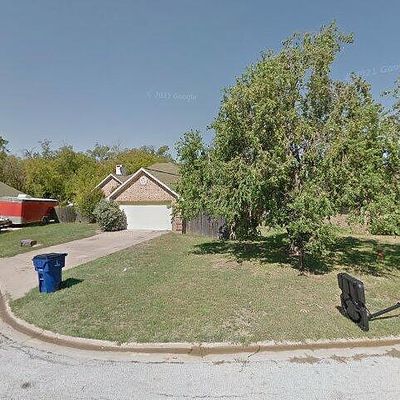 402 Willow Rd, Aubrey, TX 76227