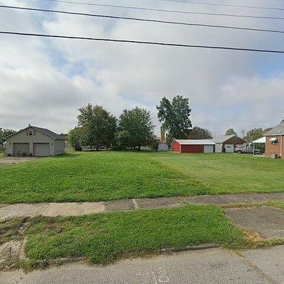 405 Penhale Ave, Campbell, OH 44405