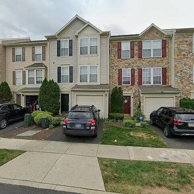 4052 Tournament Ct, Center Valley, PA 18034