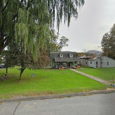 407 Fairview St, Avis, PA 17721