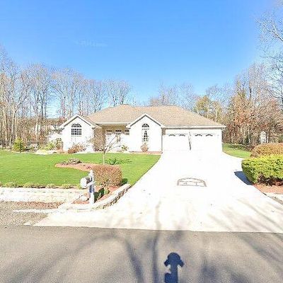 41 Sand Springs Dr, Drums, PA 18222