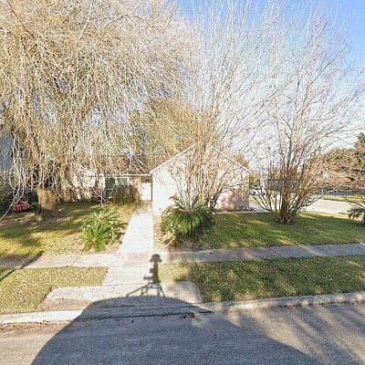 4102 Stonehenge Trl, Houston, TX 77066