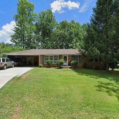 414 N Poplar St, Walhalla, SC 29691